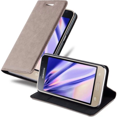 Afbeelding van Cadorabo Hoesje geschikt voor Samsung Galaxy J1 2016 in KOFFIE BRUIN Beschermhoes Case magnetische sluiting Cover
