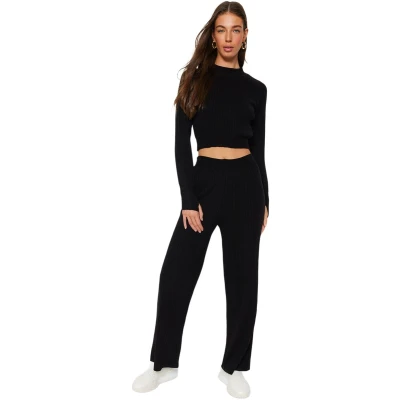 Afbeelding van Trendyol Zwarte Cropped Geribde Broek Met Gedetailleerde Gebreide Onderkant Twoaw24Au00014