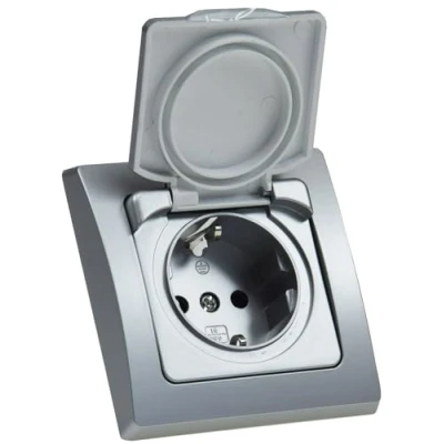 Afbeelding van DELPHI stopcontact IP44 deksel 250V / 16A UP zilver