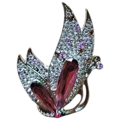 Afbeelding van Broche Vlinder Strass Paars ( Zilverkleurig ) 4 x 3 cm