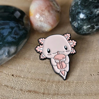 Afbeelding van Axelotl met drankje, Enamel pin, speldje, verzamelen