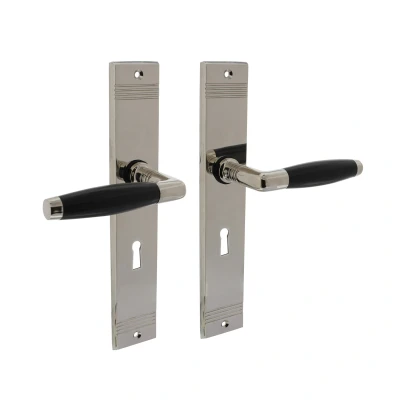 Afbeelding van Intersteel Deurkruk Ton Basic op schild sleutelgat 56mm nikkel glans/ebbenhout
