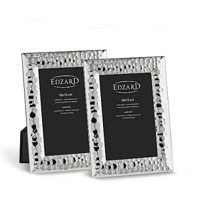 Afbeelding van EDZARD Set van 2 fotolijsten Gubbio voor foto 10 x 15 cm, edel verzilverd, aanslagvrij, met fluwelen achterkant, hangers, fotolijst om neer te zetten en op hangen