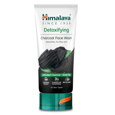 Afbeelding van Himalaya Detoxifying Charcoal Face Wash with the Goodness of Green Tea and Coconut Powder, Removes Dirt Purifies Skin, Leaving It Clean Refreshed 150 ml