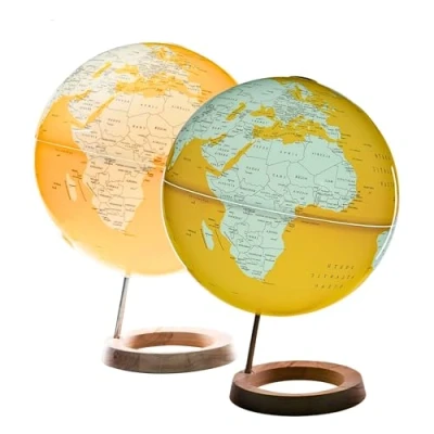 Afbeelding van Exerz Verlichte wereldbol 33cm diameter met houten voet oplichtende Engelse kaart