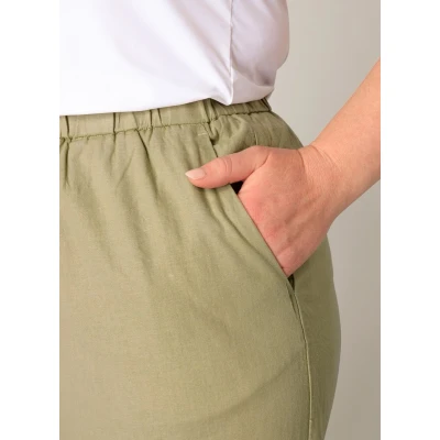 Afbeelding van BASE LEVEL CURVY Yula Pants Soft Army maat 4(54/56)