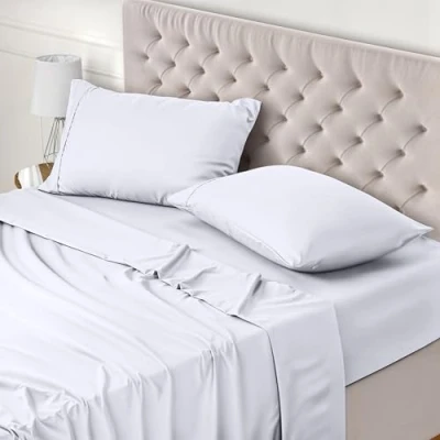 Afbeelding van Utopia Bedding 4 Stuk Bedlakenset Eenvoudig Onderhoud Zacht Geborstelde Microvezel Stof, Vlakke Laken, Hoeslaken met 2 Kussenslopen, Krimp en Vervaagt Bestand (Voor Beddenmaat 180 x 200 cm, Wit)