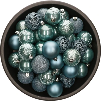 Afbeelding van 37x stuks kunststof kerstballen ijsblauw (arctic blue) 6 cm glans/mat/glitter mix Kerstbal