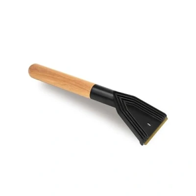 Afbeelding van ToM PaR Auto ijskrabber Ruitenkrabber Raamkrabber Voor ijs en vorstlagen Ergonomisch houten handvat Temperatuurbestendig Messing blad Lengte: 33 cm