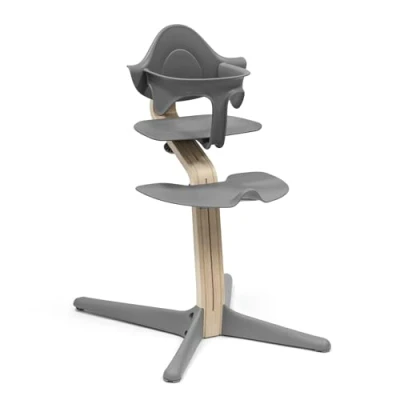 Afbeelding van Stokke Nomi stoel met babyset, grijs Inspireert actief zitten en biedt ondersteuning terwijl de baby leert Kan tot 150 kg dragen