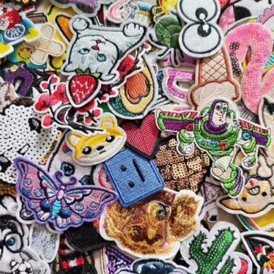 Afbeelding van 30 stuks willekeurig geselecteerde stijlen, geborduurde patches, heldere kleuren, om op kleding, jurk, hoed, jeans, doe het zelf accessoires te naaien of strijken