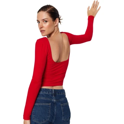 Afbeelding van Trendyol Getailleerde Blouse Van Zwart Katoen Met Stretch En Decolleté Twoaw24Bz00160