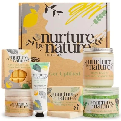Afbeelding van Nurture by Nature Ontspannen &amp; Renergise, Opbeurende verwenbadgeschenkset voor vrouwen, Citrus en eucalyptus geuren, Mood Boosting, bodyscrub, bath bomb, geurkaars, handcrème zeep