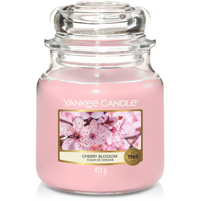 Abbildung von Yankee Candle Duftkerze Medium Cherry Blossom 13 cm / ø 11