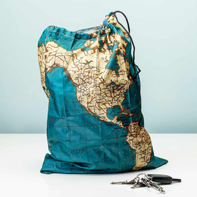 Afbeelding van Travel Laundry Bag Maps van Kikkerland