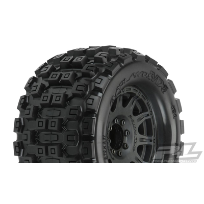 Afbeelding van Badlands MX38 3.8 All Terrain Tires Mounted on Raid Black 8x32 Removable Hex Whe
