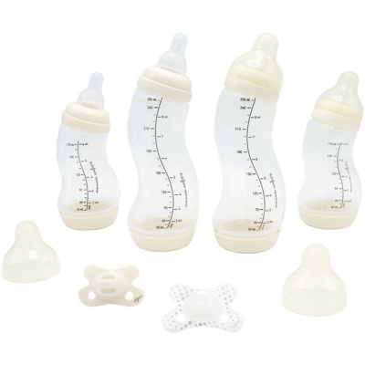 Afbeelding van Difrax Newborn Babystartpakket met 4 babyflessen &amp; 2 soorten fopspenen Wit