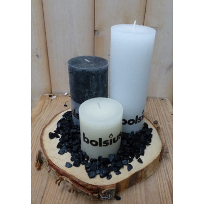 Afbeelding van 3 delige set kaarsen zwart, sneeuwwit en cremewit, grindkleur: dia. circa 30 cm Bolsius