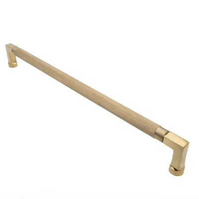 Afbeelding van Messtique Deurgreep &quot;Knurled&quot; 410mm Gepolijst Messing ongelakt
