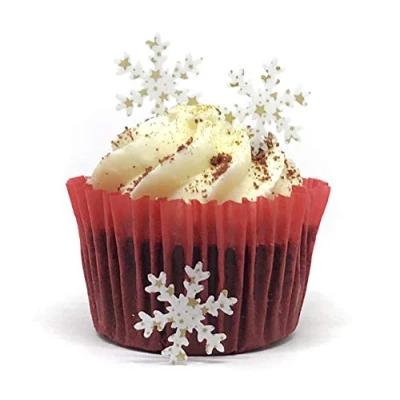 Afbeelding van 50 voorgesneden eetbaar wafelpapier mini gouden ster patroon kerst sneeuwvlokken taarttoppers perfect voor kerstcupcakes of tafeldecoraties
