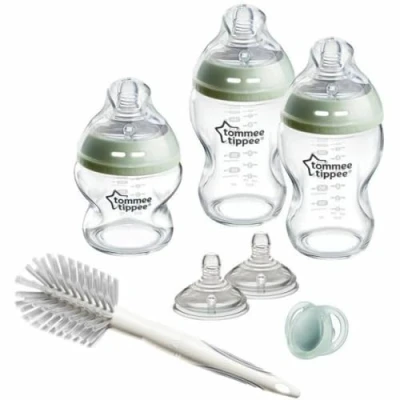 Afbeelding van Babyset met Natural Start Tommee Tippee glazen flessen, anti koliek 150 ml en 250 ml, spenen gemiddelde doorstroming in borstvorm