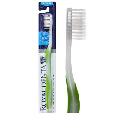 Afbeelding van Royal Denta Handmatige Medium Tandenborstel voor Volwassenen, Flossing met Zilveren Deeltjes om Bacteriën te Voorkomen, Groen