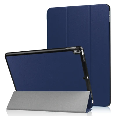 Afbeelding van Apple iPad Pro 10.5 Hoes: iMoshion Trifold Bookcase Donkerblauw Kunstleder Tablet Hoezen