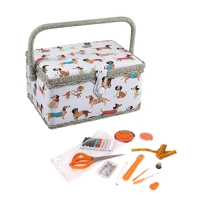Afbeelding van Hobby Gift Exclusieve voorgevulde knutseldoos met 94 delige naaiset inbegrepen, 18,5 x 25,5 14,5 cm, worst hond