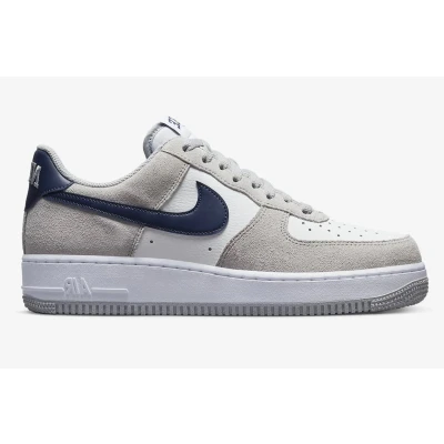 Afbeelding van Nike Air Force 1 &#039;07 Sneakers Unisex Maat 37.5 Wit/Grijs/Blauw