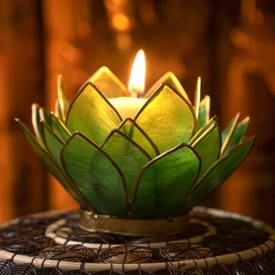 Afbeelding van Lotus theelichtje Capiz schelp groen