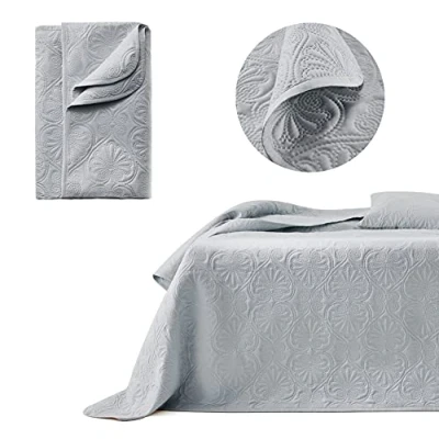 Afbeelding van ROOM99 Leila Elegante sprei in lichtgrijs 170 x 210 cm, veelzijdige woondeken als bedsprei of banksprei, voor bed en bank, quilt, stijl, ideaal