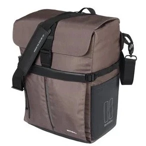 Afbeelding van Basil Move fietsschoudertas MIK Studs, 15L, bruin