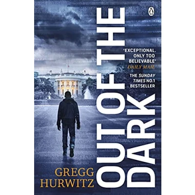 Afbeelding van Out of The Dark: gripping Sunday Times bestselling thriller