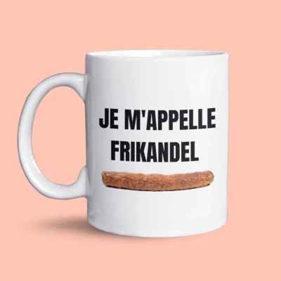 Afbeelding van NietMokken.nl Grappige Mok &quot;Je m&#039;appelle Frikandel&quot; 325 ml Beker/Tas Aan Beide Zijden Bedrukt Vaatwasser en Magnetronbestendig Leuk als Cadeau voor Snackliefhebbers Origineel Humoristisch Idee