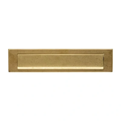 Afbeelding van Intersteel Briefplaat 340x75mm met klep/regenrand PVD messing getrommeld