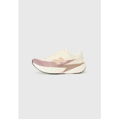 Afbeelding van new balance Loopschoen &#039;Rebel v5&#039; beige / crème