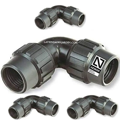 Afbeelding van Verpakking met 4 stuks ellebogen van polyethyleen, 25 mm. AENOR gecertificeerd product, gebruikt in mm 3/4 inch PE buizen voor gebruik sanitair , irrigatie en bouwplaatsen.