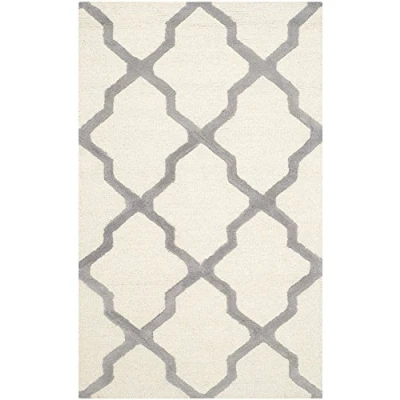 Afbeelding van SAFAVIEH Geometrisch tapijt voor woonkamer, eetkamer, slaapkamer Cambridge Collection, korte pool, ivoor en zilver, 91 x 152 cm