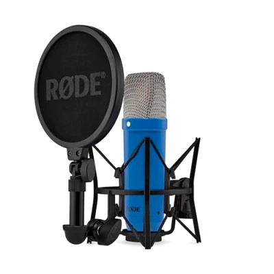 Afbeelding van RØDE NT1 Signature Series Grootmembraancondensatormicrofoon met Shock Mount, Popfilter en XLR kabel voor muziekproductie, vocale opnames, streaming podcasting (Kobalt)