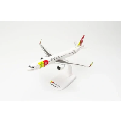 Afbeelding van Herpa vlieguig model TAP Air Portugal Airbus A321LR &#039;CS TXF &quot;Amália Rodrigues&quot;, schaal 1:200 Snap Fit, voor verzamelaars, miniatuur deco, plastic vliegtuig met onderstel