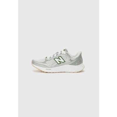 Afbeelding van New Balance Fresh FOAM Arishi V4 Hardloopschoenen voor op de weg, Dames, Maat: 36, Raincloud Textiel/ synthetisch