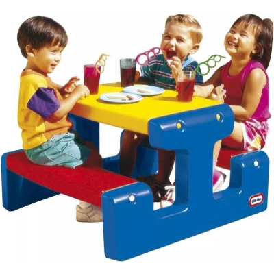 Afbeelding van Little Tikes Junior Picknicktafel Primary Blauw/Geel/Rood Zitruimte voor 4 Kinderen Gladde Afgeronde Randen Max. Gewicht per Kind: 23 kg