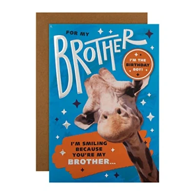 Afbeelding van Hallmark Verjaardagskaart voor Brother Grappig Giraffe Ontwerp met Badge