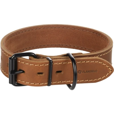 Afbeelding van Flamingo Montana Lederen Ketting Large Cognac M/L 39,5 49,5 cm x 35 mm met klinknagels en gesp heeft een zwarte glanzende afwerking