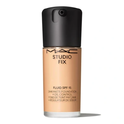Afbeelding van Mac Studio Fix Fluid SPF 15 Foundation NC17