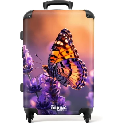 Afbeelding van NoBoringSuitcases.com® Koffer groot Rolkoffer lichtgewicht Vlinder op paarse lavendel Reiskoffer met 4 wielen Grote trolley XL 20 kg bagage