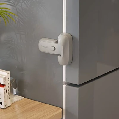 Afbeelding van EUDEMON 1 Pack Bijgewerkt Kind Proof Koelkast/Koelkast/Vriezer Deurslot Toepassen op Max 1&quot; (25mm) Afdichting Strip voor Peuters en Kinderen, geen Gereedschap Nodig of Boor (Grijs)
