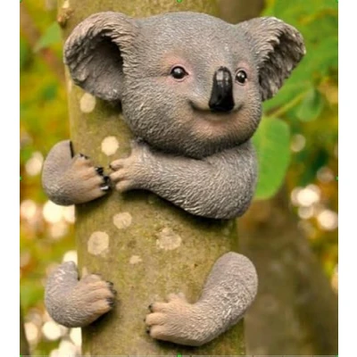 Afbeelding van Garden Mile® Novelty Tree Peeker Hugger Koala Bear Standbeeld Hars Grijs Kleur Tuin Art Sculptuur Boom Gemonteerd Dier Ornament Outdoor Decoratieve Accessoires voor Tuindecoratie en Moederdag