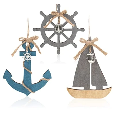 Afbeelding van COM FOUR® 3x hangdecoratie met boot, stuurwiel en anker van hout verzenddecoratie om op te hangen maritieme voor in huis (3 stuks 15 x 10,5 cm)