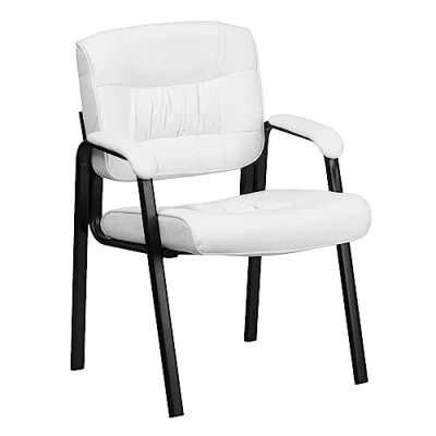 Afbeelding van Flash Furniture bureaustoel met middelhoge rugleuning, gevoerde armleuningen en LeatherSoft materiaal, ideaal voor thuiskantoor of kantoor, wit/zwart